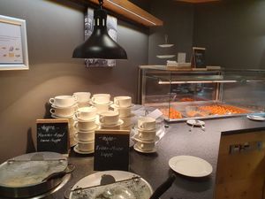 Veganes Eck mit Häppchen, Maronen-Apfel- und Erbsen-Minze Creme Suppe at Waldhotel am Notschreipass in Todtnau