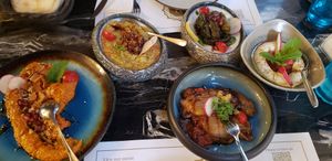 Mahamura, Racham, stuffed grape leaves, hummus beiruti, mousaka at Dobrumba in Budapest