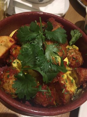 this was a hot mezze - Patatas Bravas - Spanish fried potatoes with smoked pepper and tomato sauce and saffron aioli - ca. 3 Euros at Dobrumba in Budapest