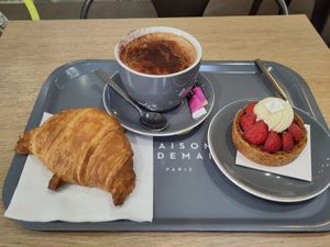 Croissant ordinaire, cappuccino avec lait d'amande et tarte aux fraises at Maison Landemaine - Pyrénées in Paris