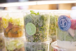 Vegan salad with green stamp at Maison Landemaine - Pyrénées in Paris