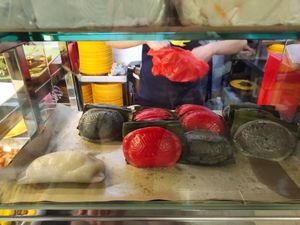Assorted kueh at Shu Shi Piao Xiang Vegetarian 素食飄香 - Hougang in Northeast Singapore
