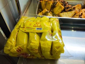 Snacks at Shu Shi Piao Xiang Vegetarian 素食飄香 - Hougang in Northeast Singapore