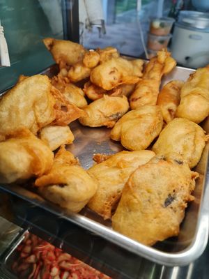 Fried stuffs ~ 24/11/21 at Tpy203 Vegetarian Food - Toa Payoh in Central Singapore