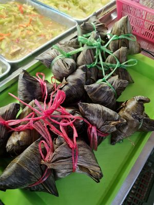 Rice Dumpling & Nonya Dumpling ~ 11/4/22 at Tpy203 Vegetarian Food - Toa Payoh in Central Singapore