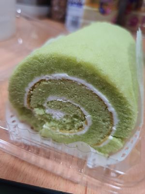 Vanilla Swiss Roll ~ Circuit Breaker Period Phrase 1 at M Bakery in Central Singapore