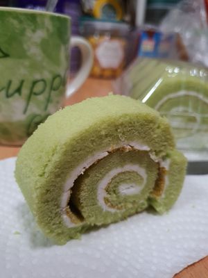 Really yummy Swiss Roll ~ Circuit Breaker Period Phrase 1 at M Bakery in Central Singapore