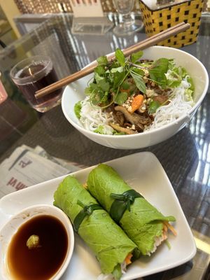 You can order half size of mustard leave wrap😄 at Sesame in Hanoi