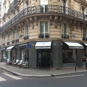The front of the bakery at Maison Landemaine - Clichy in Paris