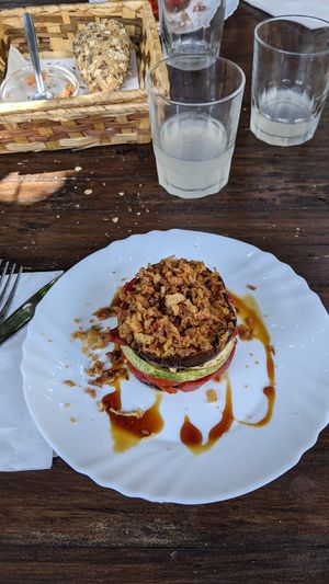 Veggy tower with palm tree syrup at El Guanche "Alte Schule" in Tenerife