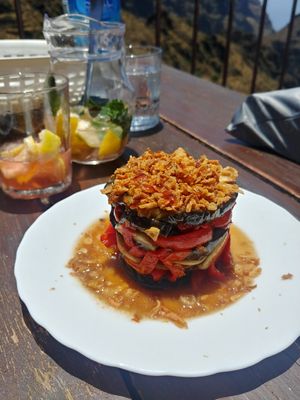 Aubergine and pepper volcano (original with cheese - vegan with mushrooms, I would prefer if they had some soy/nut cheese with it for the flavor balance) at El Guanche "Alte Schule" in Tenerife
