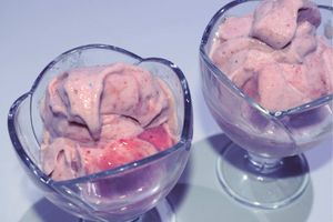 Strawberry Nice Cream at Vida Lotus in Limon Campana Capira