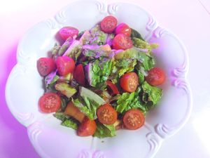 Lettuce and tomato (looks pretty boring but with gourmet oils or a homemade vinaigrette dressing, it hits the spot) at Vida Lotus in Limon Campana Capira