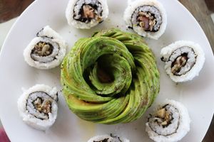 Avocado flower and sushi rolls at Vida Lotus in Limon Campana Capira