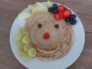 Pancakes with fruity fun design at Vida Lotus in Limon Campana Capira