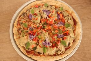 purple cauliflower plant based pizza  at Vida Lotus in Limon Campana Capira