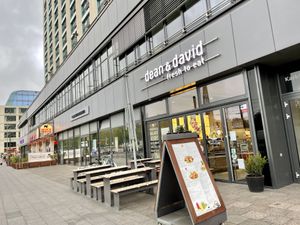 actual store front at Dean & David - Karl Liebknecht in Berlin