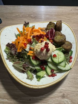 Vegan bowl  at Dean & David - Karl Liebknecht in Berlin