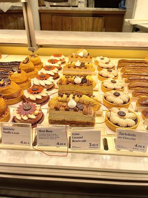   at Maison Landemaine - Martyrs in Paris