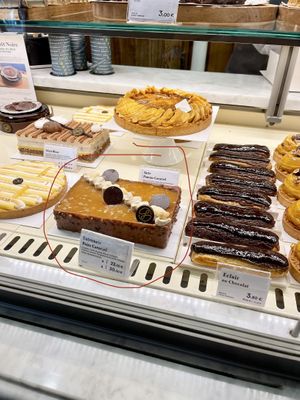   at Maison Landemaine - Martyrs in Paris