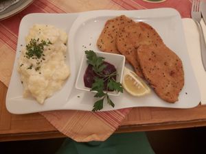 Schnitzel mit Kartoffelsalat at Stiftskeller in St Florian