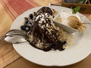 Eispalatschinke  at Stiftskeller in St Florian