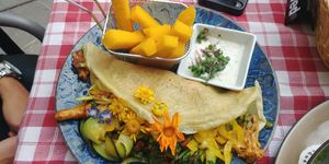 Gemüsecrepe mit Polentapommes + Dip at Stiftskeller in St Florian