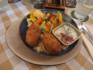 Bifteki Bowl at Stiftskeller in St Florian