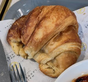 Croissant ordinaire at Maison Landemaine - Oberkampf in Paris