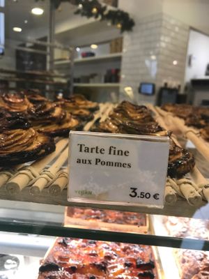 apple tart at Maison Landemaine - Oberkampf in Paris