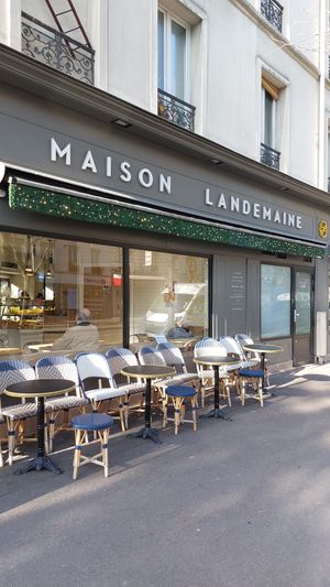  at Maison Landemaine - Crozatier in Paris