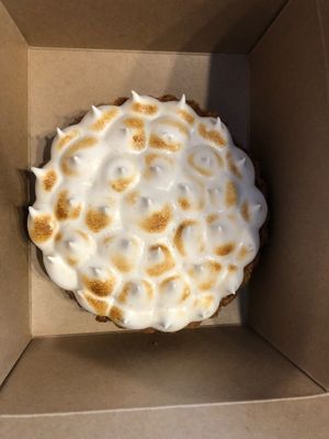 Amazing Lemon Meringue Pie at La Colectiva Cafe in Madrid