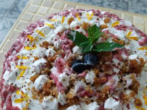 ASTROMELIA-FLOWER CAKE
Carrot cake, strawberry cream and chantilly
(1 layer cake - Ø24cm ) at Vegan Pastry  in Porto