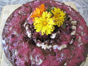 DESERT-ROSE CAKE
Chocolate cake, chocolate ganache, wild fruit cream
(1 layer cake - Ø24cm) at Vegan Pastry  in Porto