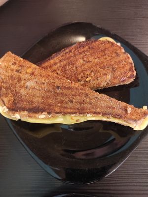 Tosta de queijo at Vegana By Tentúgal in Porto