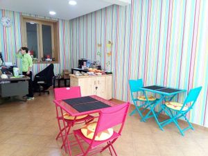 Inside, very pleasant, you can drink bio coffee at Vegana By Tentúgal in Porto