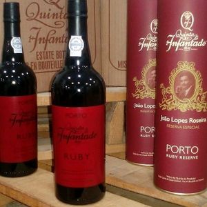 Port wine at Vegana By Tentúgal in Porto