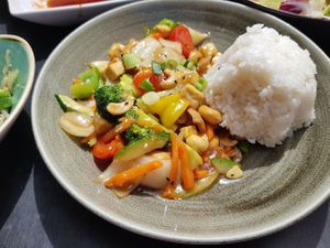 Cashew Tofu at Akakiko in Linz