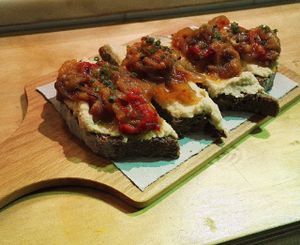 Bruschetta with hummus and roasted vegetables at Condende in Sevilla