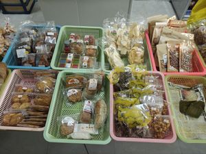 Jay snacks for on the go at Tien Sieng Vegetarian Foods in Chiang Mai