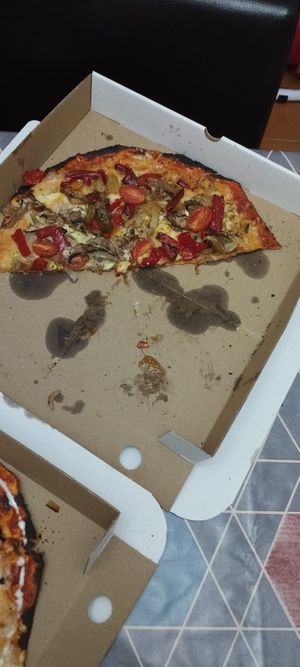 Teníamos tanta hambre que no dió tiempo a la foto antes de empezar 😂 at Altoke in Collado Villalba