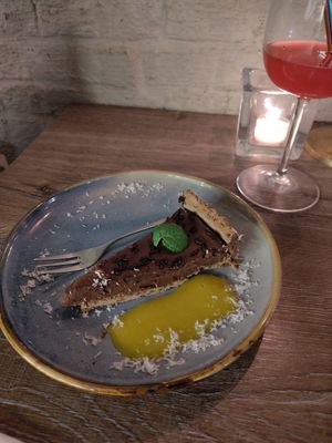 Banana chocolate cake at Simone's Kitchen in Antwerpen