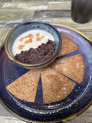 Spanish Italian Menu 44€
Rustic Olive Tapenade & Ajoblanco Melon Bites
  at Simone's Kitchen in Antwerpen