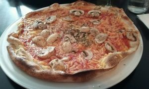 Funghi pizza with vegan cheese at Novecento in Haarlem