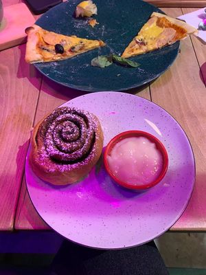 Cinnabon  at OM NOM NOM in Lviv