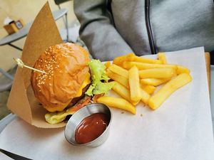 Burger OM NOM NOM at OM NOM NOM in Lviv