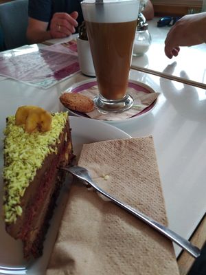 Kaffee Latte mit Hafermilch at Café-Bistro Daheim in Bad Schandau