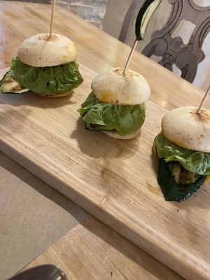 Vegan burgers   at La Casa Viva in Tavernes De La Valldigna