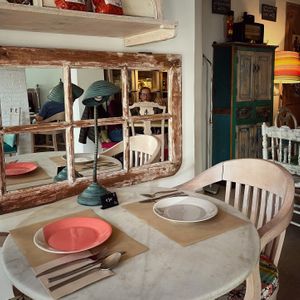 Restaurant style at La Casa Viva in Tavernes De La Valldigna