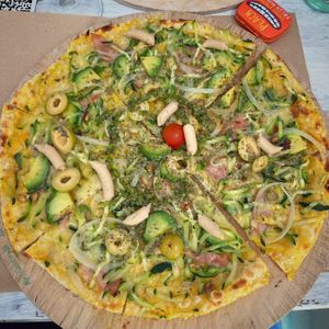 Vegan pizza Tropical at La Casa Viva in Tavernes De La Valldigna